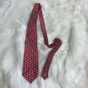 Vineyard Vines red snowboarder tie